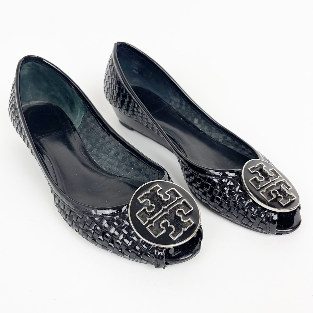 Tory Burch Woven Patent Leather Peep Toe Wedge Size 6